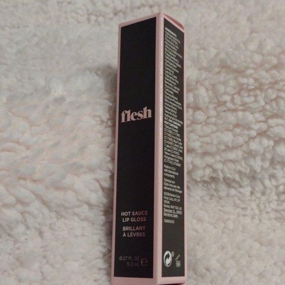 Flesh Hot sauce lip gloss in petal confetti - Picture 2 of 2